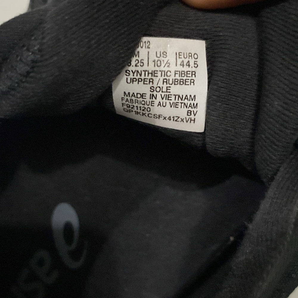 Black ASICS - Picture 4 of 4